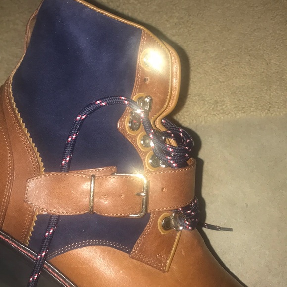 Authentic BURBERRY Boots. Worn twice. Like new. - Picture 6 of 15